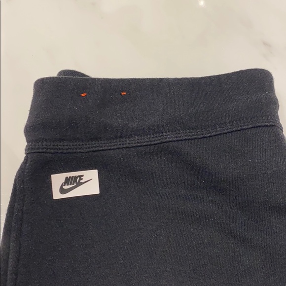 Women’s Nike Joggers - Picture 3 of 4